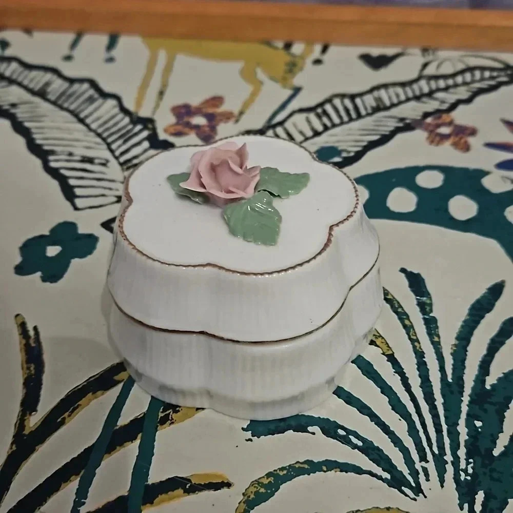 HERITAGE HOUSE MUSIC BOX